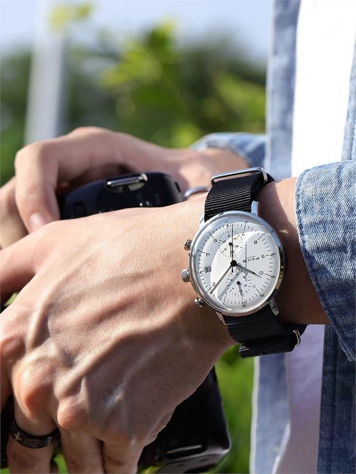 Popular Ultra-thin Watch Men's